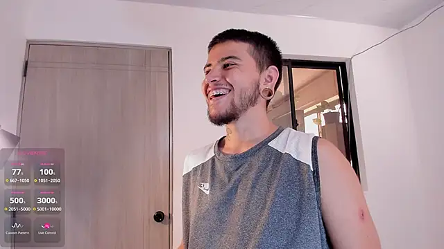 Snapshot of ftmphilip_ chatting on 12/22/25, 05:02 ftmphilip online show from 12/22/25, 05:02