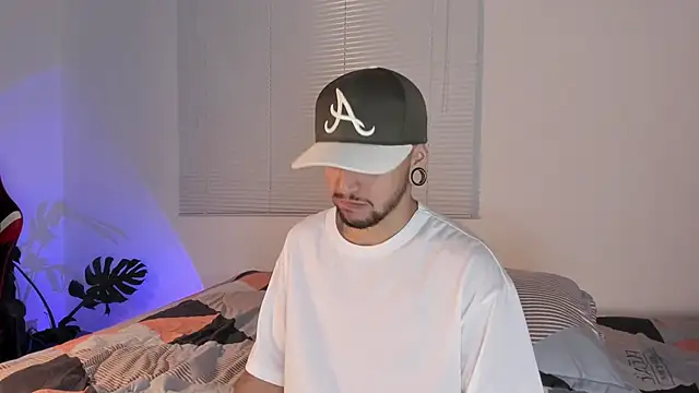 Snapshot of ftmphilip_ chatting on 11/02/25, 12:26 ftmphilip online show from 11/02/25, 12:26