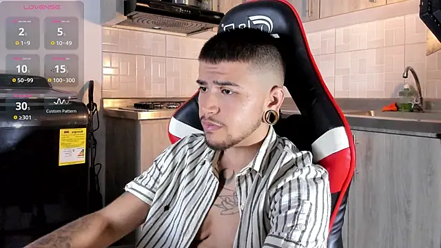 Snapshot of ftmphilip_ chatting on 11/20/25, 11:14 ftmphilip online show from 11/20/25, 11:14