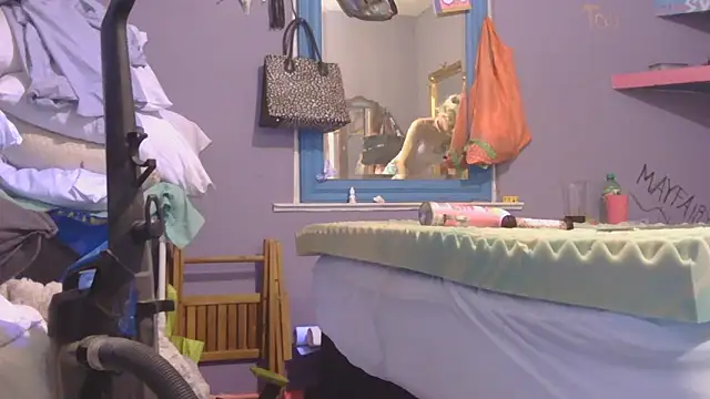 Snapshot of watermellonpussy chatting on 11/15/25, 05:33 watermellonpussy online show from 11/15/25, 05:33