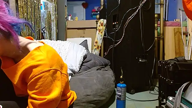 Snapshot of watermellonpussy chatting on 12/05/25, 04:33 watermellonpussy online show from 12/05/25, 04:33