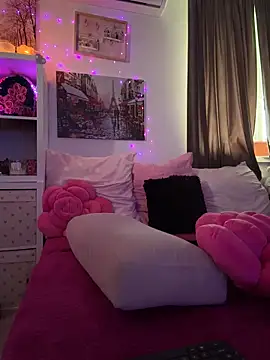 EvelynFrances online show from 11/20/25, 09:43