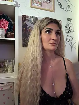 EvelynFrances online show from 07/10/26, 01:33