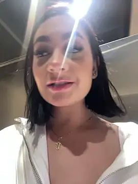 GabriellaFerrer online show from 03/04/25, 09:11