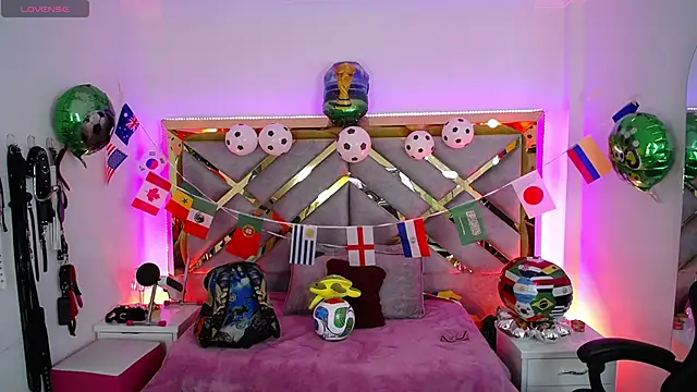 Snapshot of Moon_Water__ chatting on 06/14/26, 10:38 Moon Water online show from 06/14/26, 10:38