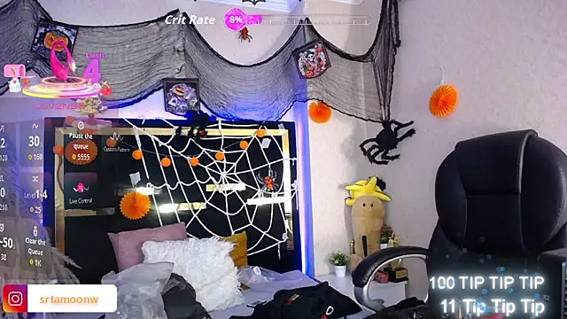 Snapshot of Moon_Water__ chatting on 10/13/25, 11:56 Moon Water online show from 10/13/25, 11:56