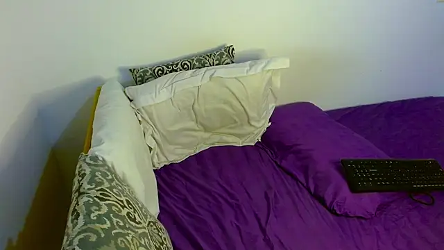 Snapshot of samanta_r_ chatting on 10/01/25, 05:50 samanta r online show from 10/01/25, 05:50