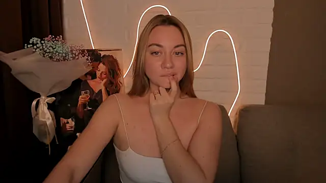 DanielaWisse online show from 12/18/24, 04:09