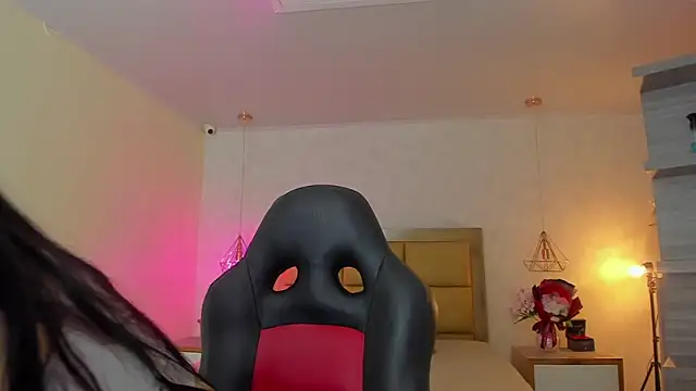 LARSONMIA online show from 02/19/26, 12:13