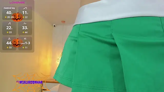 LARSONMIA online show from 10/24/25, 12:26