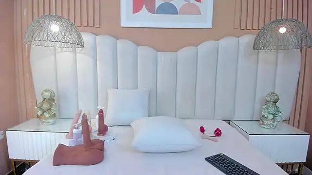 Sara Vanegas online show from 12/19/25, 11:45