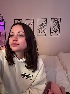 Megan Rodrigo online show from 11/24/25, 07:47