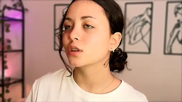 Megan Rodrigo online show from 10/07/25, 07:26