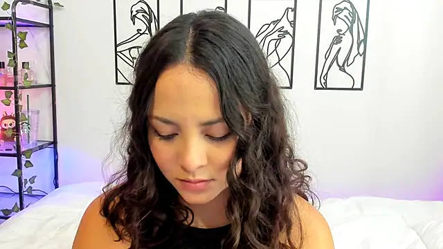 Megan Rodrigo online show from 09/13/25, 08:42