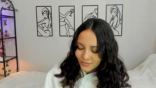 Megan Rodrigo online show from 09/27/25, 05:52