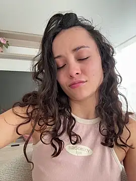 Megan Rodrigo online show from 07/04/26, 06:12