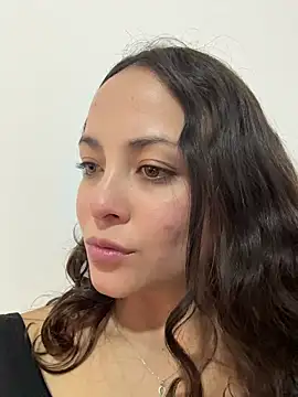 Megan Rodrigo online show from 06/25/26, 10:04
