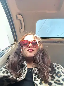 Megan Rodrigo online show from 12/19/25, 05:37