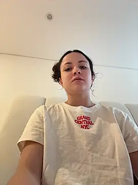 Megan Rodrigo online show from 07/02/26, 12:44
