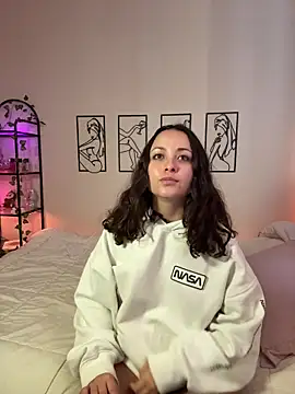 Megan Rodrigo online show from 11/28/25, 05:46