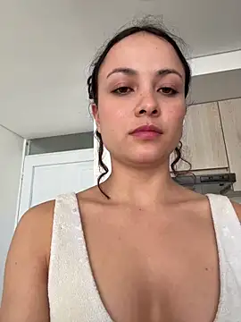 Megan Rodrigo online show from 06/11/26, 07:22