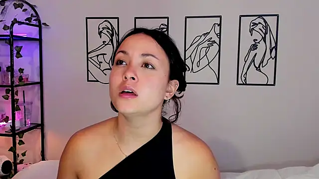 Megan Rodrigo online show from 10/01/25, 07:51