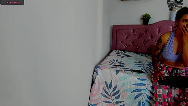 mia bigtits17 online show from 07/18/26, 04:37