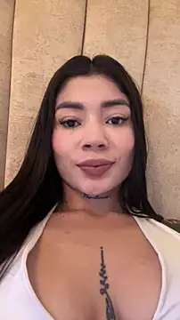 Roxanne 08 online show from 04/04/26, 07:53