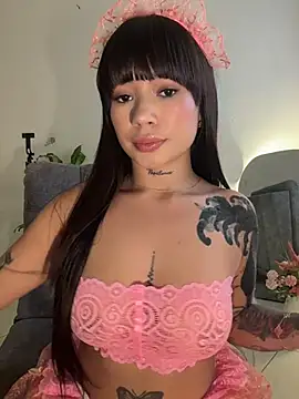 Roxanne 08 online show from 11/18/25, 06:44