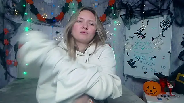 SallyVerda online show from 11/04/25, 06:44