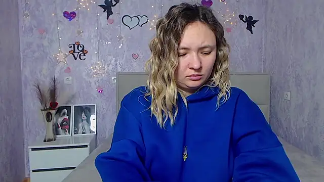 Snapshot of SallyVerda chatting on 02/26/25, 06:59 SallyVerda online show from 02/26/25, 06:59