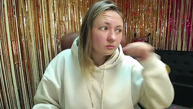 Snapshot of SallyVerda chatting on 10/12/25, 05:14 SallyVerda online show from 10/12/25, 05:14