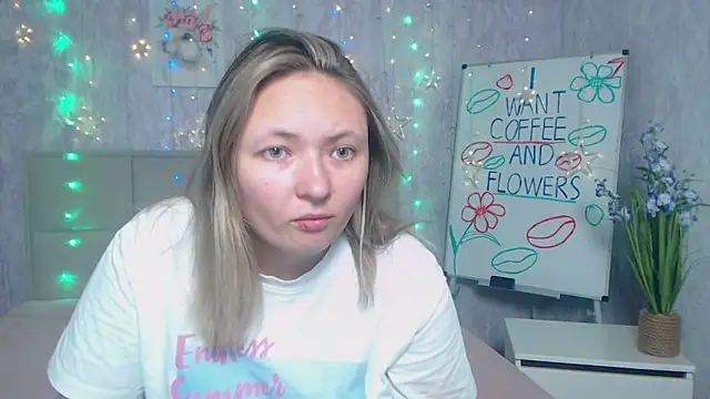 Snapshot of SallyVerda chatting on 09/11/25, 05:13 SallyVerda online show from 09/11/25, 05:13