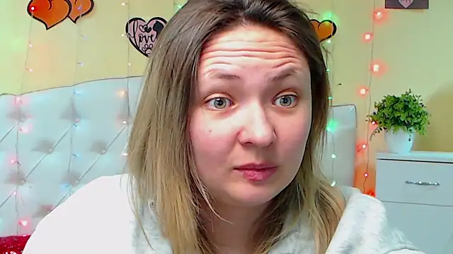 Snapshot of SallyVerda chatting on 02/15/25, 03:52 SallyVerda online show from 02/15/25, 03:52