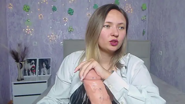 Snapshot of SallyVerda chatting on 03/21/25, 01:34 SallyVerda online show from 03/21/25, 01:34
