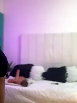 Snapshot of Amber_Martins_ chatting on 11/25/25, 02:01 Amber Martins online show from 11/25/25, 02:01