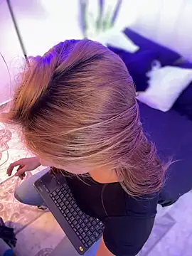 Amber Martins  online show from 04/18/26, 12:46