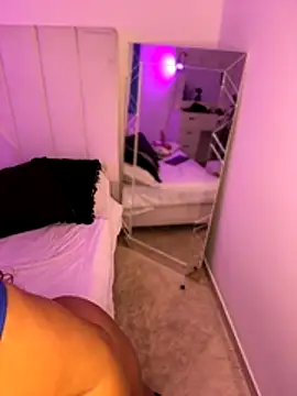 Snapshot of Amber_Martins_ chatting on 11/07/25, 09:03 Amber Martins online show from 11/07/25, 09:03