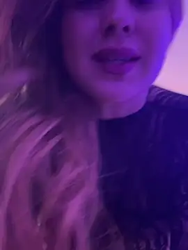 Amber Martins  online show from 05/03/26, 12:05