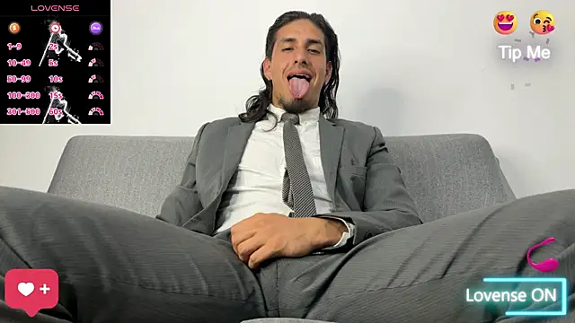 Snapshot of Tom_blunt96 chatting on 10/02/25, 04:49 Tom blunt96 online show from 10/02/25, 04:49