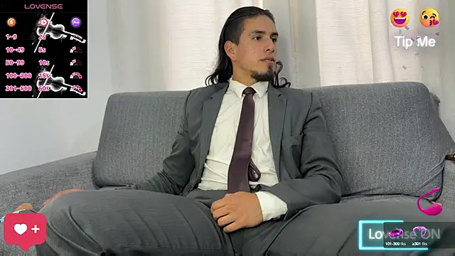 Snapshot of Tom_blunt96 chatting on 11/15/25, 04:00 Tom blunt96 online show from 11/15/25, 04:00