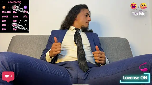 Snapshot of Tom_blunt96 chatting on 11/28/25, 12:55 Tom blunt96 online show from 11/28/25, 12:55