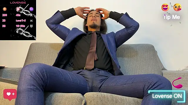 Snapshot of Tom_blunt96 chatting on 09/12/25, 09:58 Tom blunt96 online show from 09/12/25, 09:58