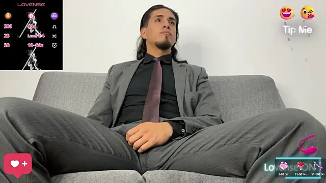 Snapshot of Tom_blunt96 chatting on 09/11/25, 07:08 Tom blunt96 online show from 09/11/25, 07:08