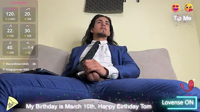 Snapshot of Tom_blunt96 chatting on 03/14/25, 01:57 Tom blunt96 online show from 03/14/25, 01:57