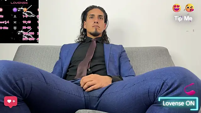 Snapshot of Tom_blunt96 chatting on 09/18/25, 04:21 Tom blunt96 online show from 09/18/25, 04:21