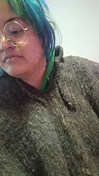 Snapshot of lucky-leah chatting on 02/14/26, 03:40 lucky-leah online show from 02/14/26, 03:40