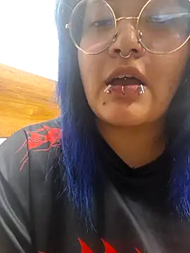 lucky-leah online show from 04/30/26, 04:30