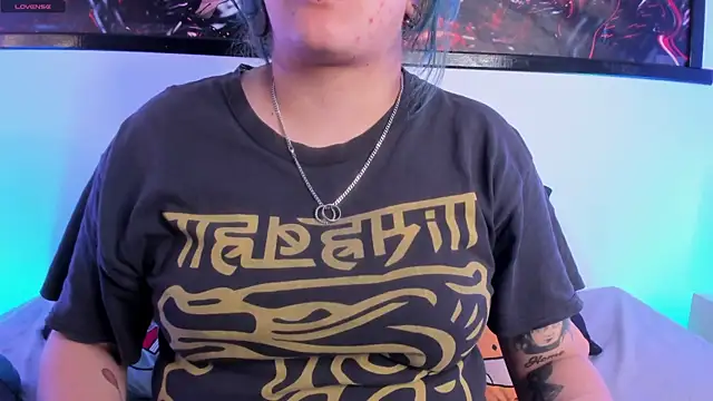 lucky-leah online show from 04/23/26, 03:46