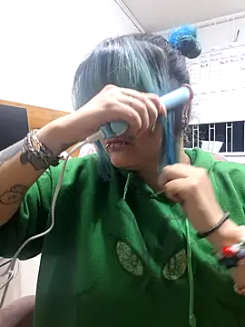 Snapshot of lucky-leah chatting on 07/16/26, 03:47 lucky-leah online show from 07/16/26, 03:47